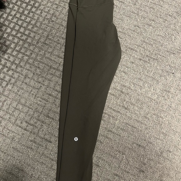 Lululemon Wunder Under leggings Size 6 - Picture 2 of 6